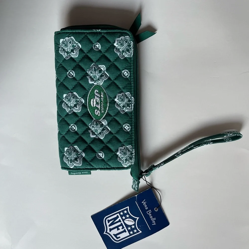 Vera Bradley Green Quilted Wallet - Picture 1 of 4
